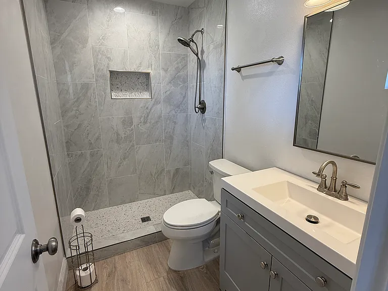2nd Ensuite Bathroom