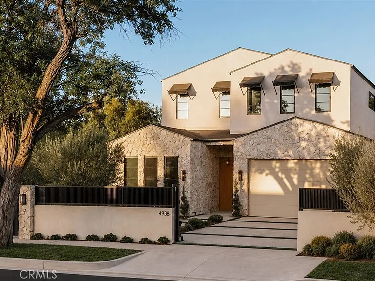 4940 Hesperia Ave — Photo 1