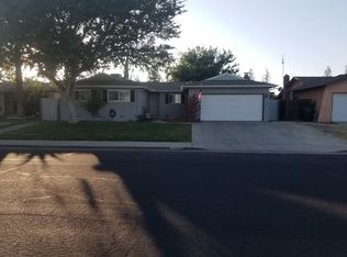 2288 Sunnyside Ave, Clovis, CA 93611