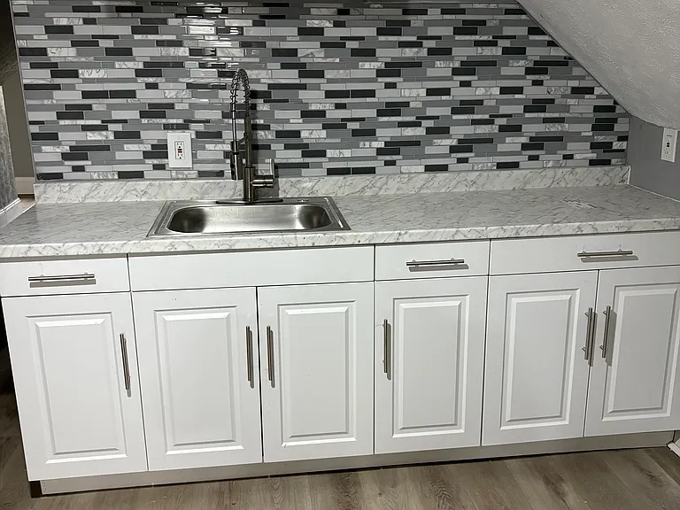 3910 E 116th St #5 — Photo 3