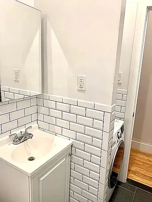 Rented by Max Apt LLC | media 26