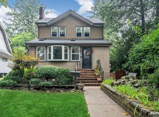 1150 Margaret St, Teaneck, NJ 07666