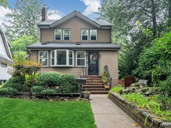 1150 Margaret St, Teaneck, NJ 07666