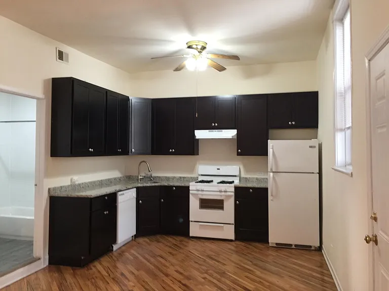 2154 W Armitage Ave #2 — Photo 6