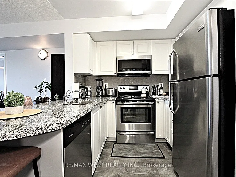 65 Via Rosedale #203 — Photo 8
