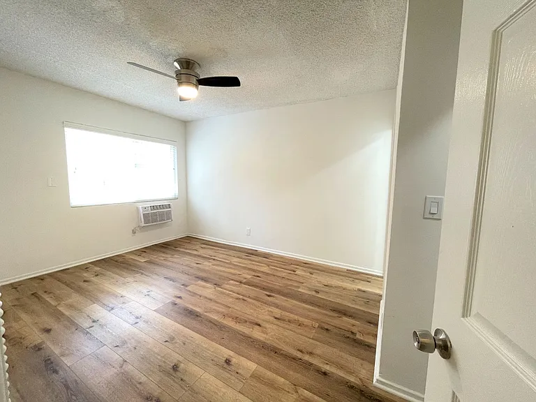 1825 S. Beloit Ave — Photo 66