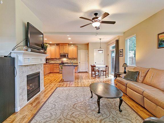 4th image of 13964 Passage Pkwy