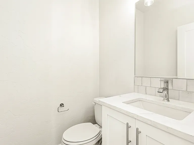 1057 SE Garrison Village Way — Photo 27
