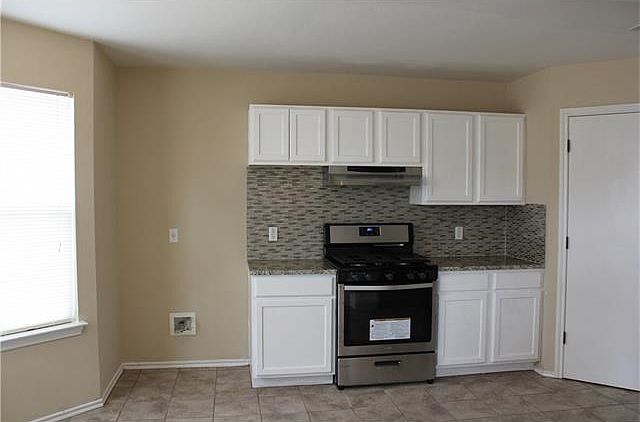 1st image of 208 Indian Paintbrush Dr
