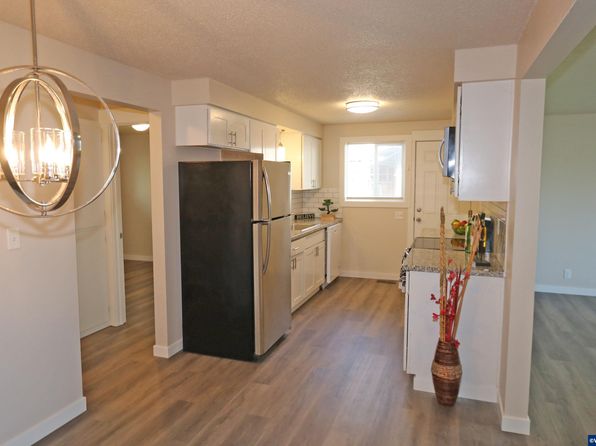 salem-oregon-449355435 picture