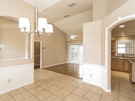 5th image of 3522 Massini Ave