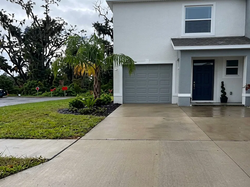 5004 Captain Davis Dr