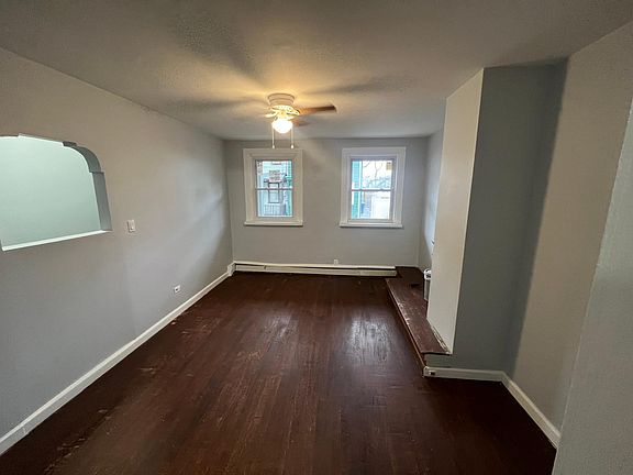 Living Room/Den
