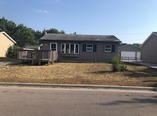 1681 Oakwood Dr, Waterloo, IA 50703