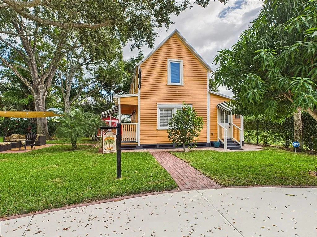 2 bed, 1.0 bath, 864 sqft, $4,000 — Photo 2