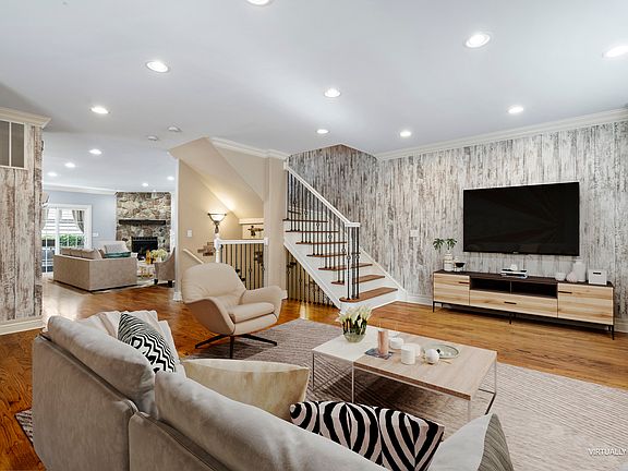 3rd image of 3008 N 77th Ave
