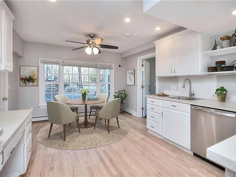 1A Nutcracker Ln — Photo 1