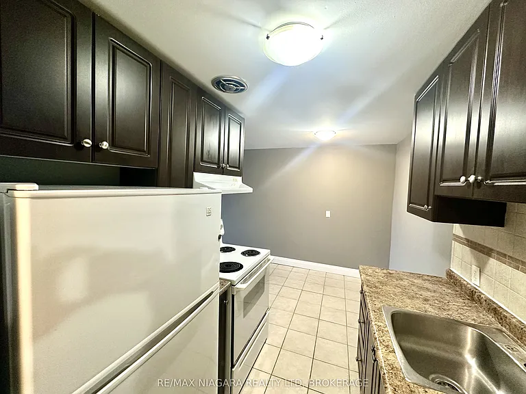 7 Riverview Blvd #205 — Photo 9