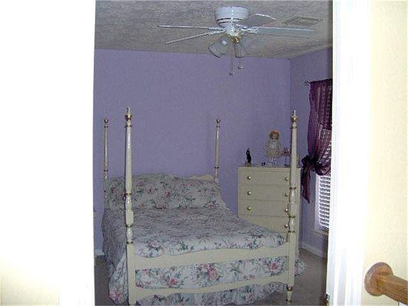 3rd image of 2626 Lakeway Dr