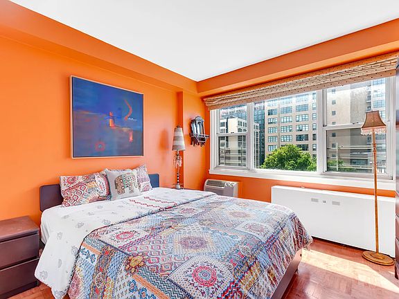 3rd image of 2 Charlton St APT 9A