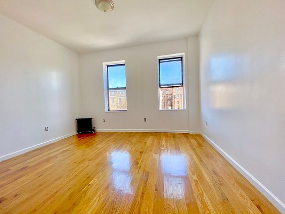 3rd image of 1534 Saint Nicholas Ave #51