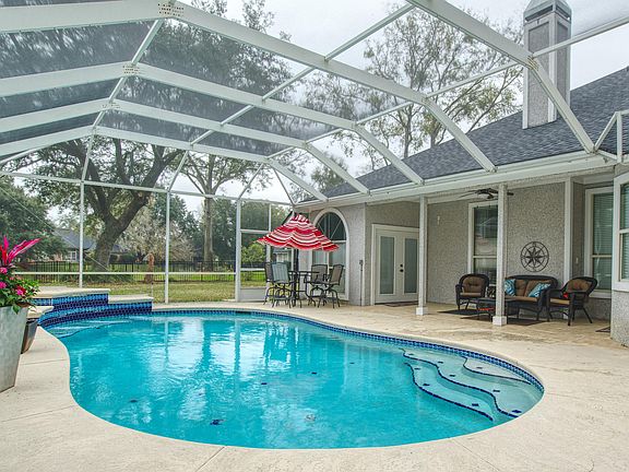 4th image of 1708 Fairfax Ct N