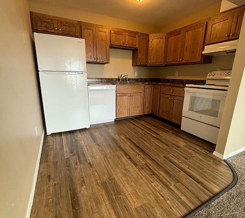1st image of 1621 Carriage Hill Dr APT 6