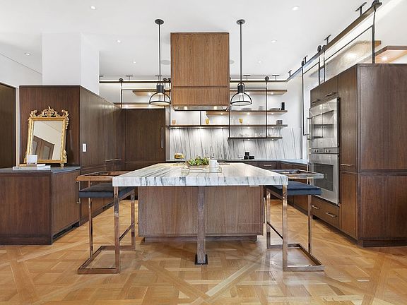 4th image of 45 E 66th St #5W