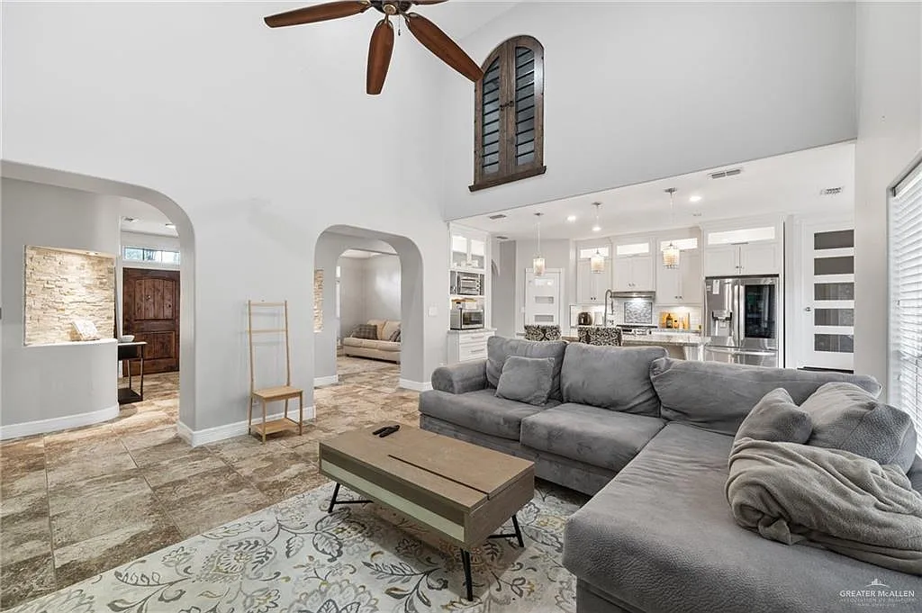 4 bed, 4.0 bath, 2781 sqft, $2,650 — Photo 3