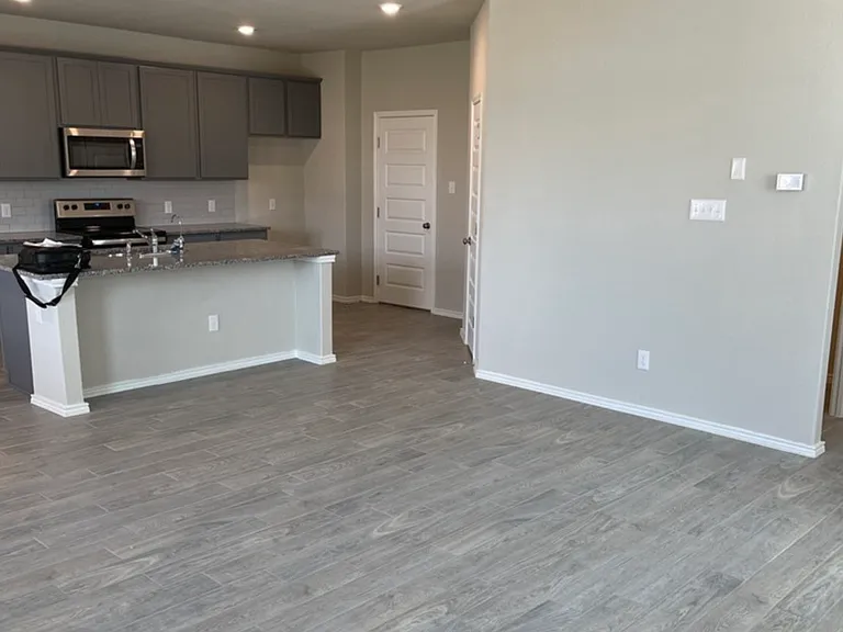 2532 Ayers Dr — Photo 5