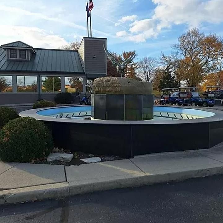 ENTRANCE . GATED COMMUNITY. CLUB HOUSE, RESTAURANT, GOLF COURSE, LAKE MONROE