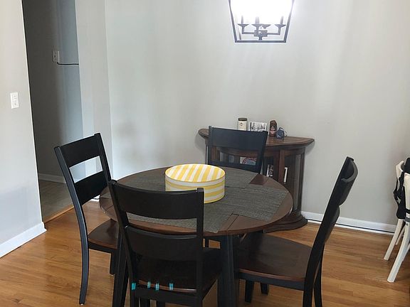 4th image of 205 W Miner St APT 206