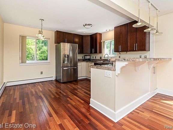 5th image of 1147 Tienken Ct
