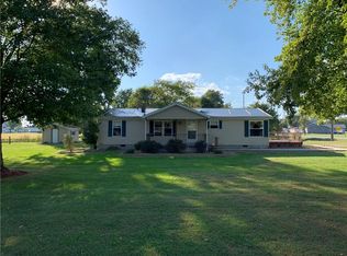 301 Park Dr, Saint Peter, IL 62880
