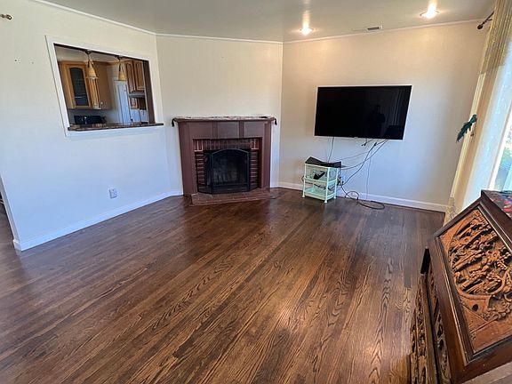 5th image of 1043 Nimitz Dr