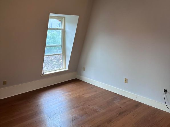 743 Main St #1