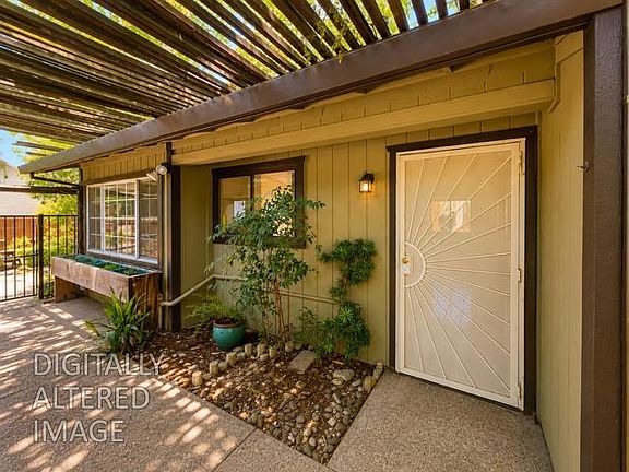 3rd image of 622 Sunnybrook Cir