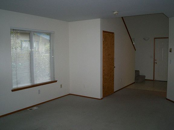 3rd image of 1015 Fairmount Ave