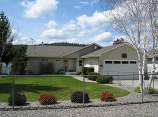 6593 Long Lake Dr, Nine Mile Falls, WA 99026