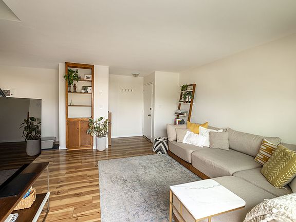 2nd image of 362 San Antonio Ave APT 1