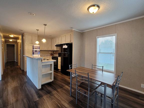 4th image of 2353 E Roble Dr