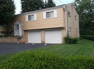 50 Dundalk Dr, Pittsburgh, PA 15235