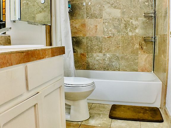 4th image of 270 Dahlia Ave APT 16