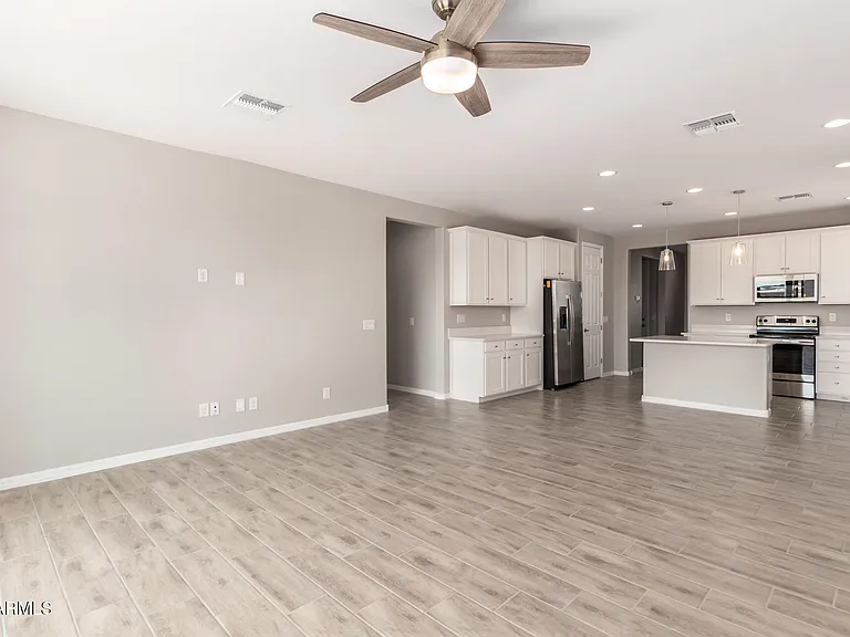 1275 E Jahns Dr — Photo 7