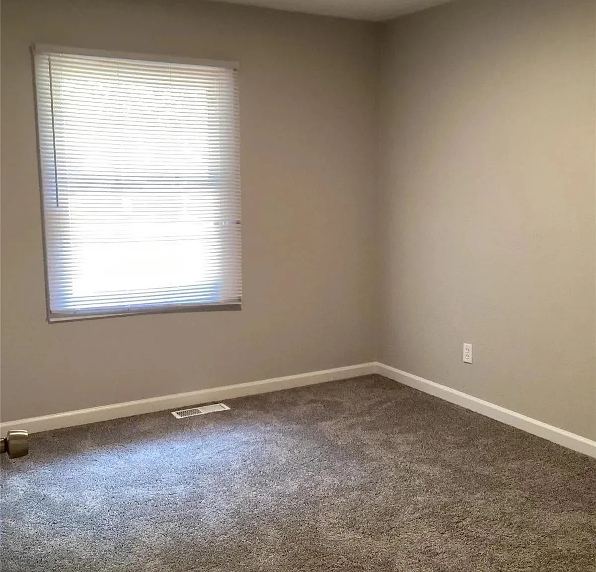 2 bed, 1.0 bath, 900 sqft, $1,497 — Photo 4