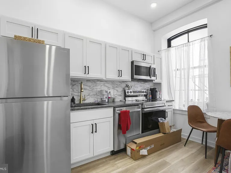 1415 Locust St #504 — Photo 2