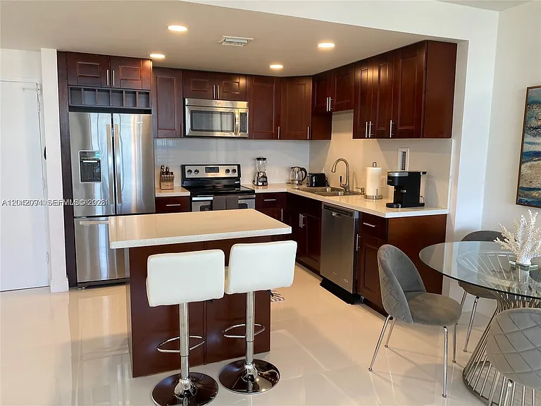 3505 S Ocean Dr #606 — Photo 5