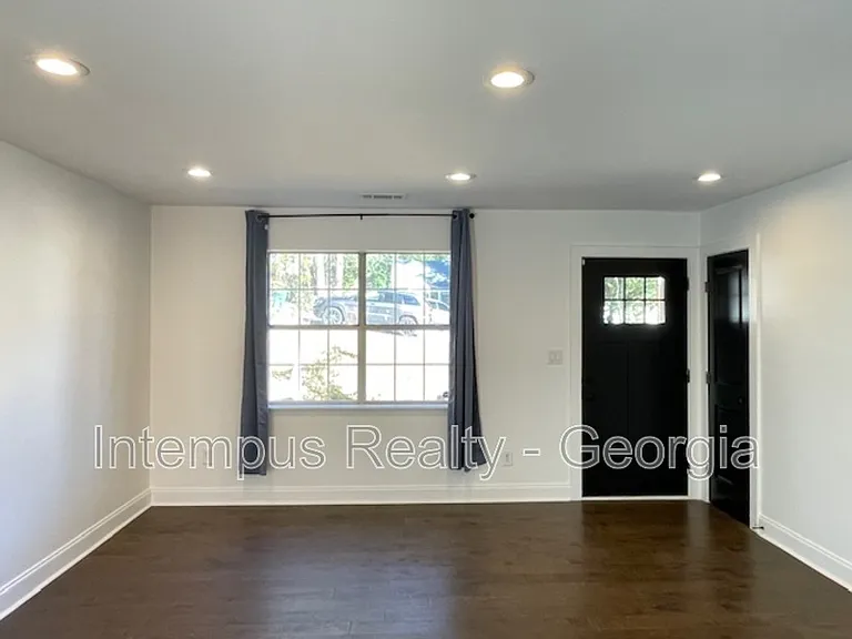 2867 Joyce Ave — Photo 7