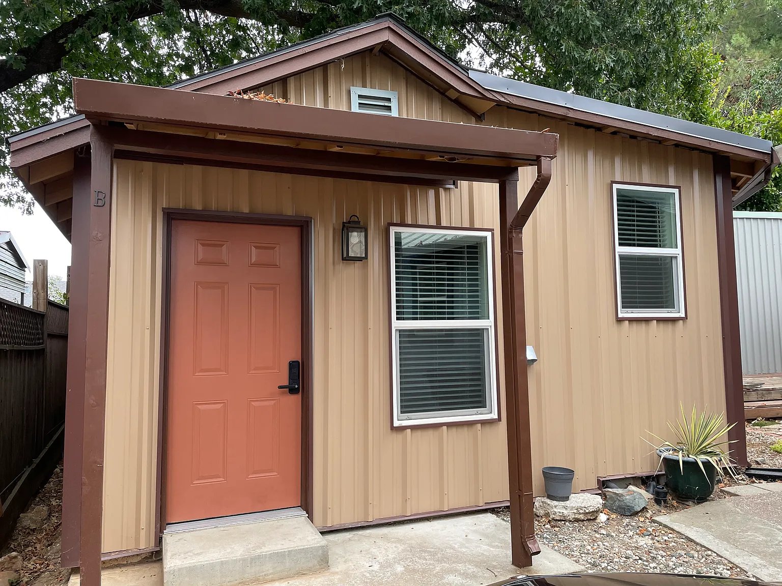 Studio, 500 sqft, $1,575 — Photo 2