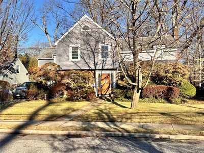 180 Moore Avenue, Freeport, NY, 11520